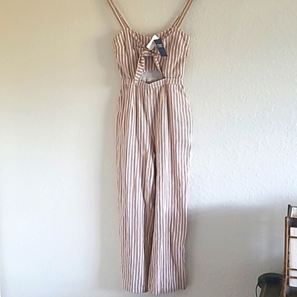 Abercrombie & Fitch Beige and White Striped Linen Jumpsuit - Picture 3 of 16